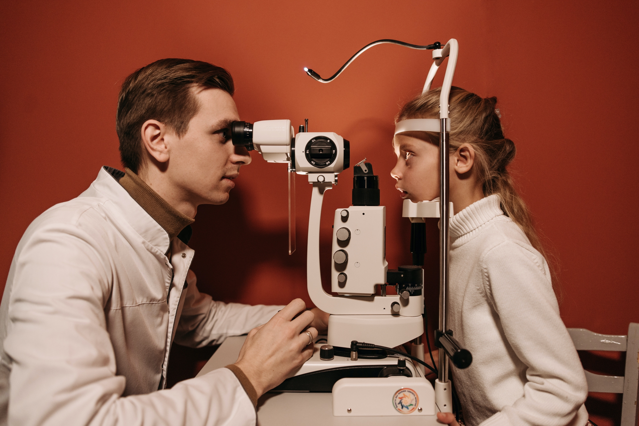 Optyk i optometrysta – podstawowe różnice