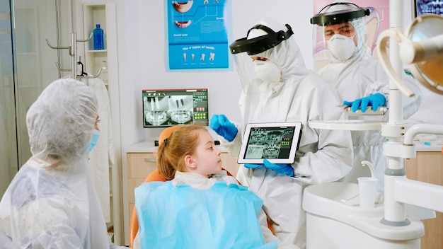Nowe technologie w gabinetach dentystycznych: jak innowacje zmieniają codzienną praktykę stomatologiczną